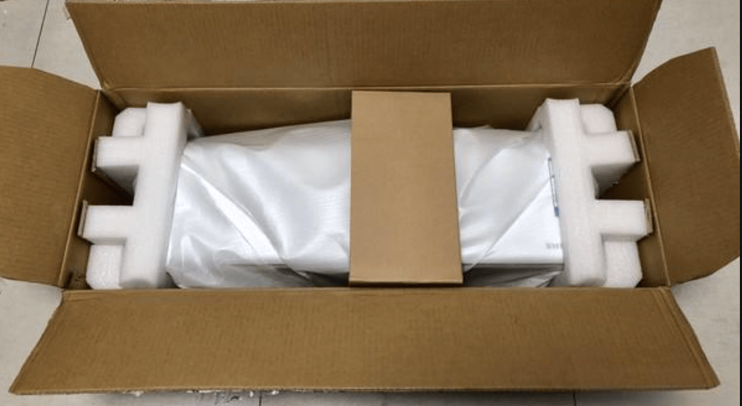 掛壁空調(diào)集運香港會摔壞嗎<strong></p>
<p>空調(diào)銅管</strong>？鑫航銅管防護+外機木架實測:空調(diào)銅管