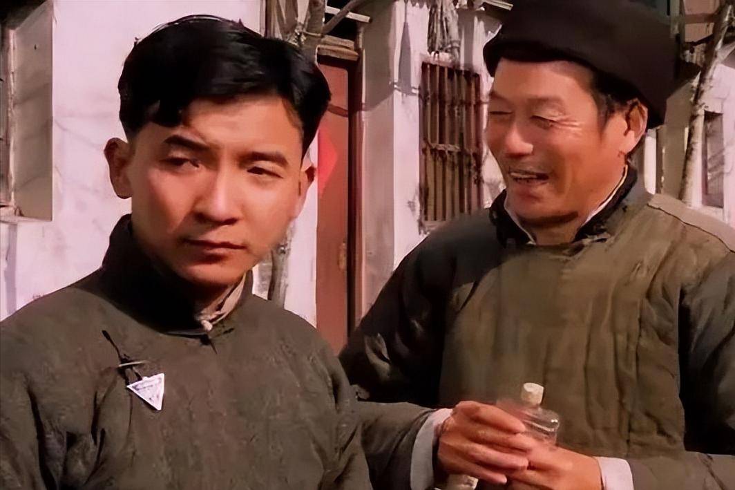 “包國維”劉昌偉：小人物塑大精彩<strong></p>
<p>包塑銅管</strong>，演繹不凡人生:包塑銅管