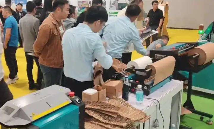 【展會(huì)直擊】包旺包裝閃耀廣州展<strong></p>
<p>包塑銅管</strong>，引領(lǐng)以紙代塑新風(fēng)尚！:包塑銅管