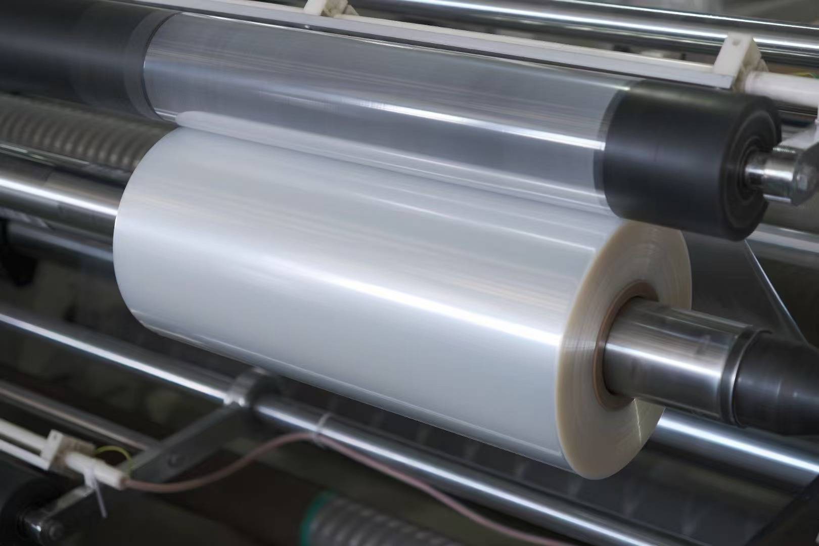 ?找L型封切塑包熱收縮切角包膜機生產(chǎn)廠商-中山市致誠自動化科技有限公司?:包塑銅管